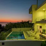 Inmitten Der In Ruhiger Lage By Interhome Hébergement de vacances Makarska