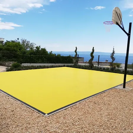 Holiday home Inmitten Der In Ruhiger Lage By Interhome *