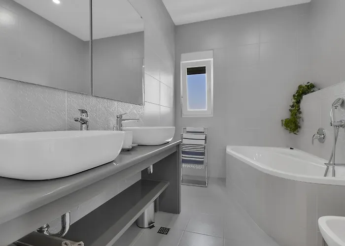 Inmitten Der In Ruhiger Lage By Interhome