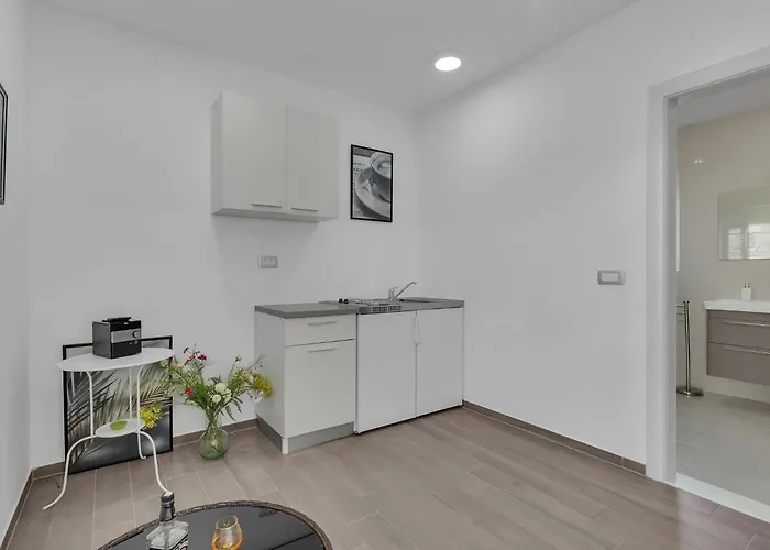 Inmitten Der In Ruhiger Lage By Interhome Dom wakacyjny Makarska